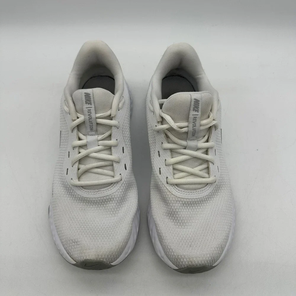 Nike BQ3207-100 Womens Size 9.5 Revolution 5 Sneaker Pure Platinum Running Shoes